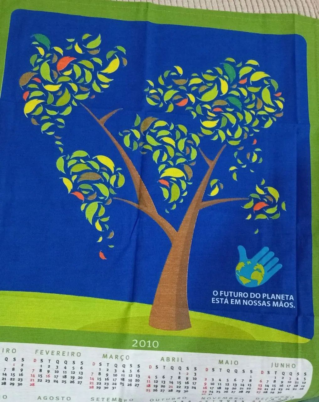 Pano de prato decorativo antigo em formato de calendário em tecido de2010 - Foto 2