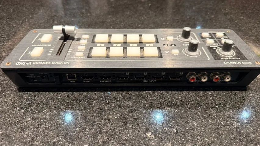 Roland Video Switcher Roland V-1hd 4 Canais (LIVE E STREAM) Controle por IPAD e computador - Foto 4
