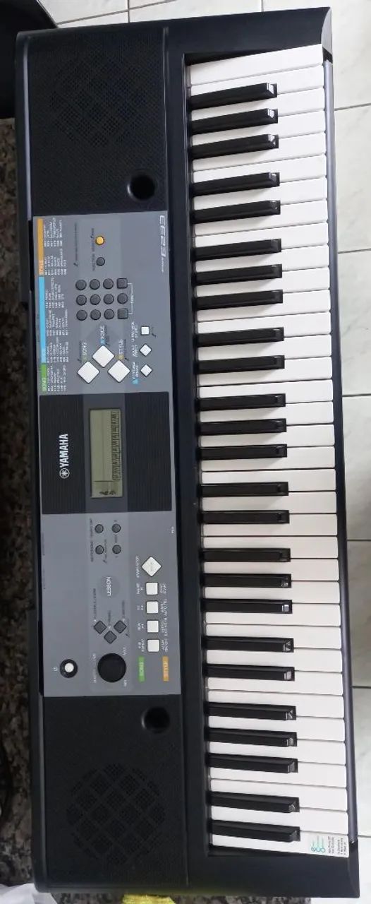 Teclado Yamaha PSR-E223
