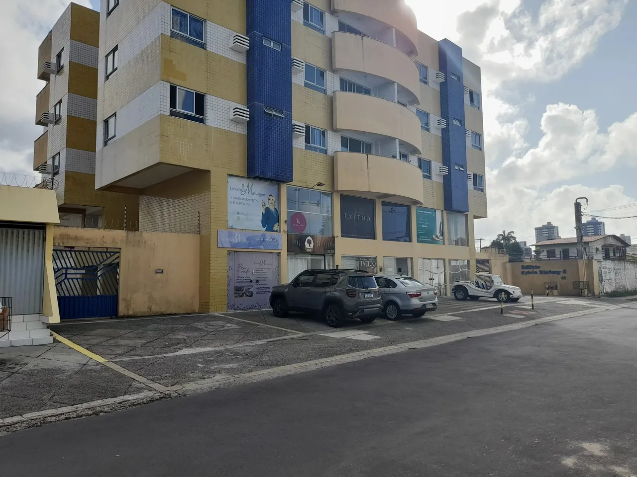 Imóvel para aluguel em Ponta Negra - RN, possui 90 metros quadrados com 3 quartos