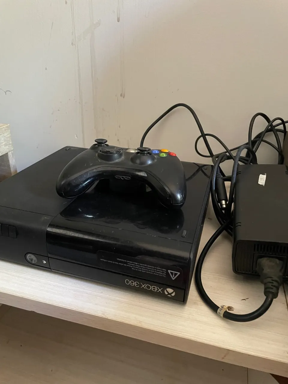 Xbox 360 Slim + Controle ( não acompanha jogos )