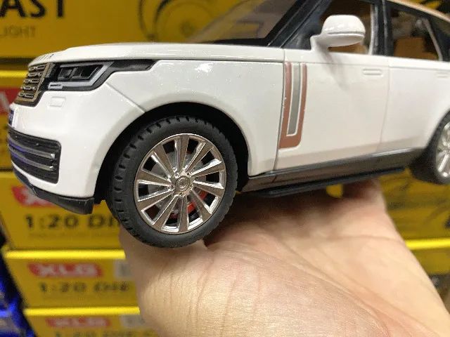 Carro de Brinquedo Land Rover XLG 1:20 Die-cast em liga Metálica - Foto 4