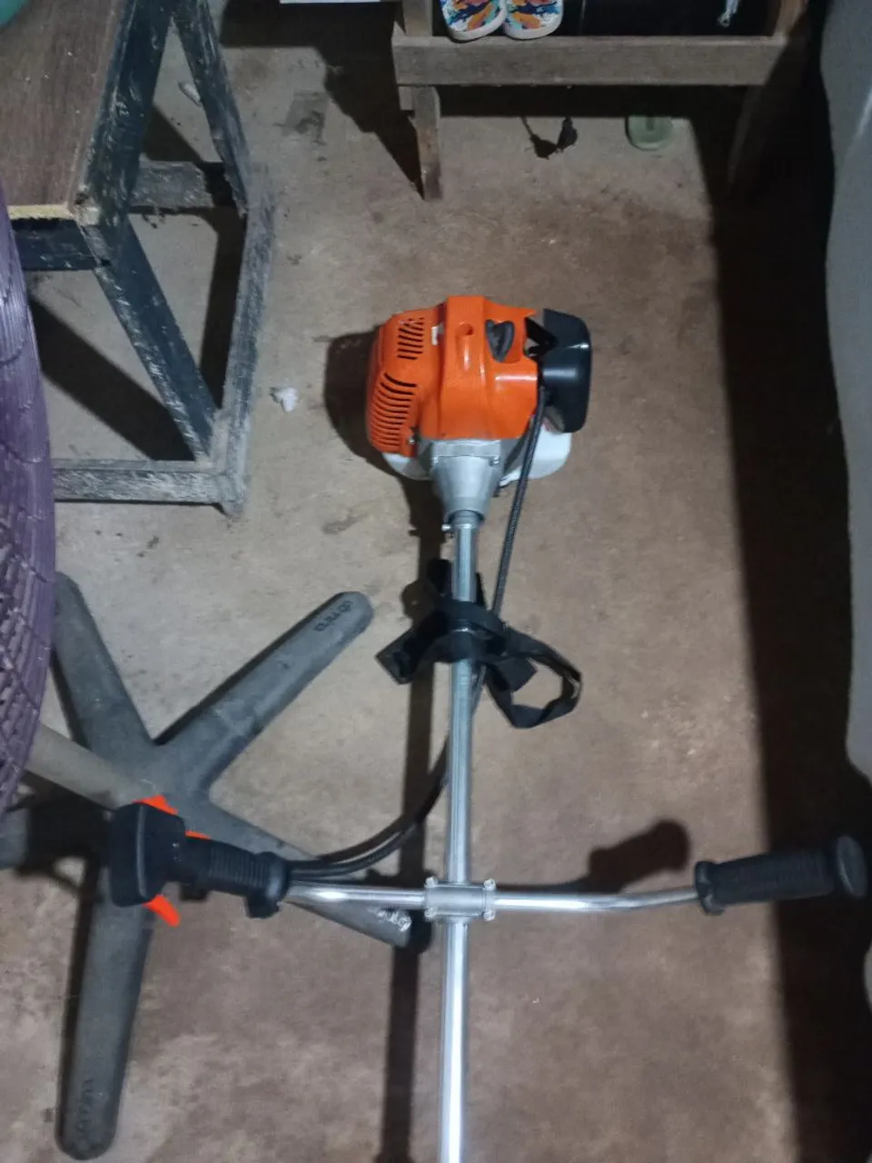 Roçadeira Manual 65cc, - Ideal para Jardinagem