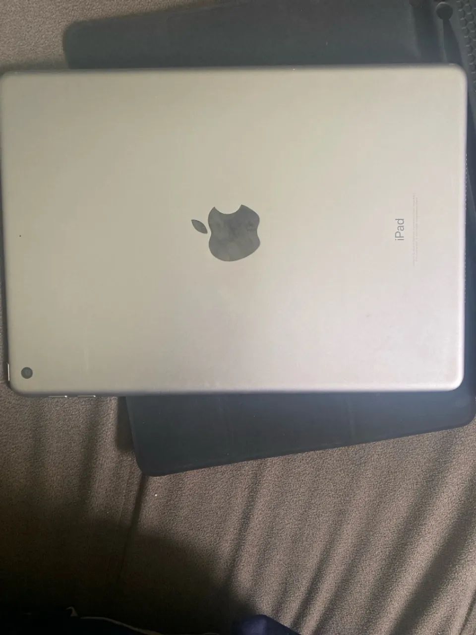 iPad 5 geração 2017 com capa protetora - Foto 2