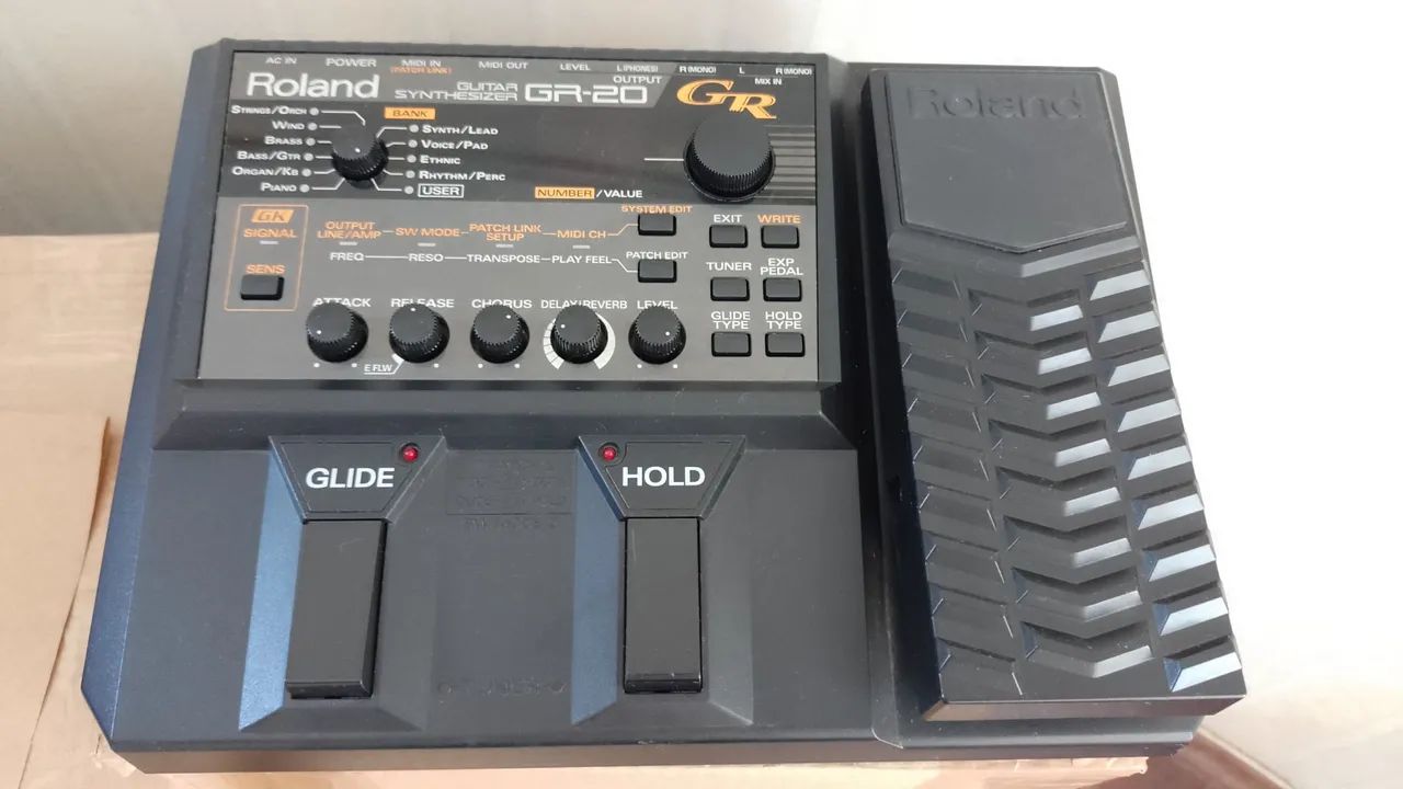 Sintetizador de Guitarra Roland