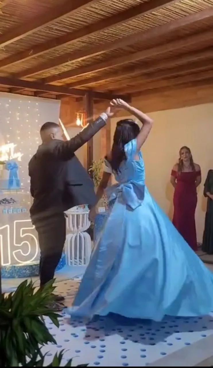 Vestido debutante 3 em 1 usado apenas uma vez - Foto 3