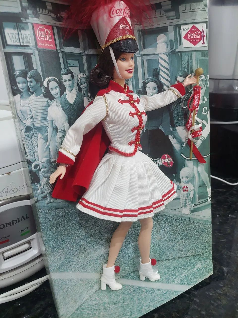 Boneca Barbie Coca-Cola Colecionável - Foto 3