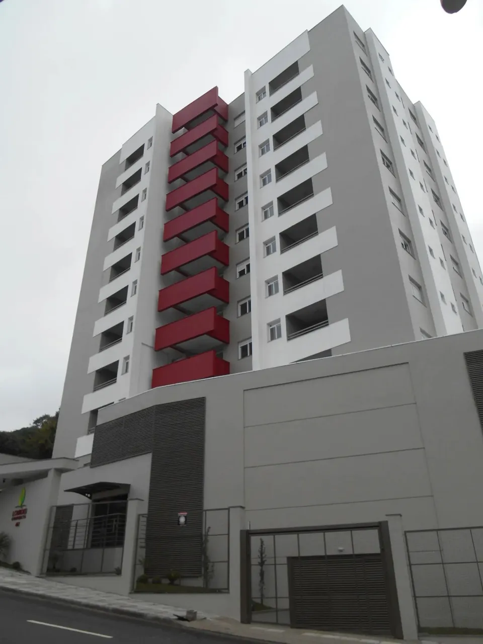 BENTOALVES aluga apto mobiliado, 01 dorm., sacada, 01 vaga, bairro Lourdes - Caxias do Sul