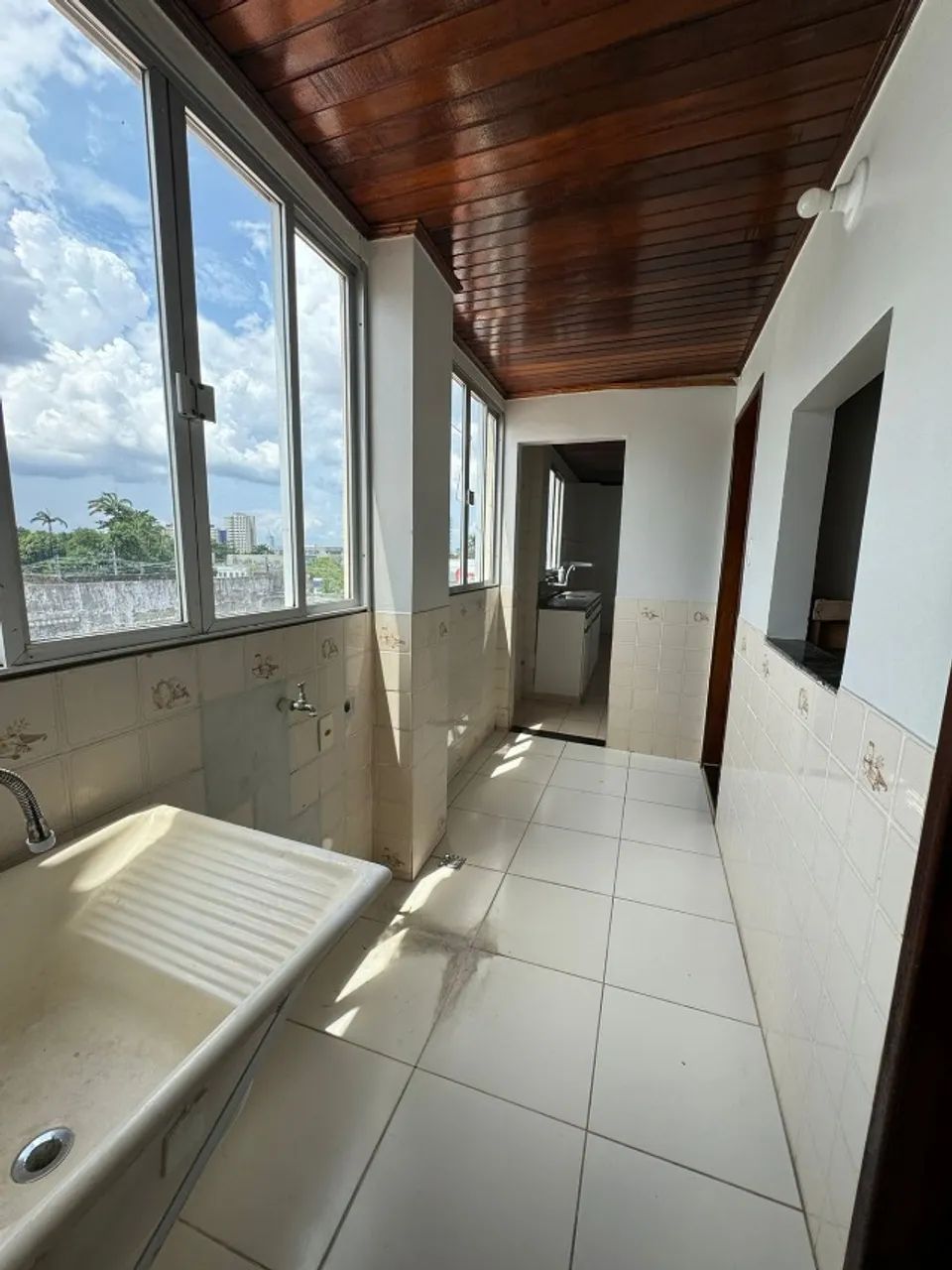 Prédio Comercial 3 Pisos c/ 9 Salas proximo a Djalma Batista  - Foto 3