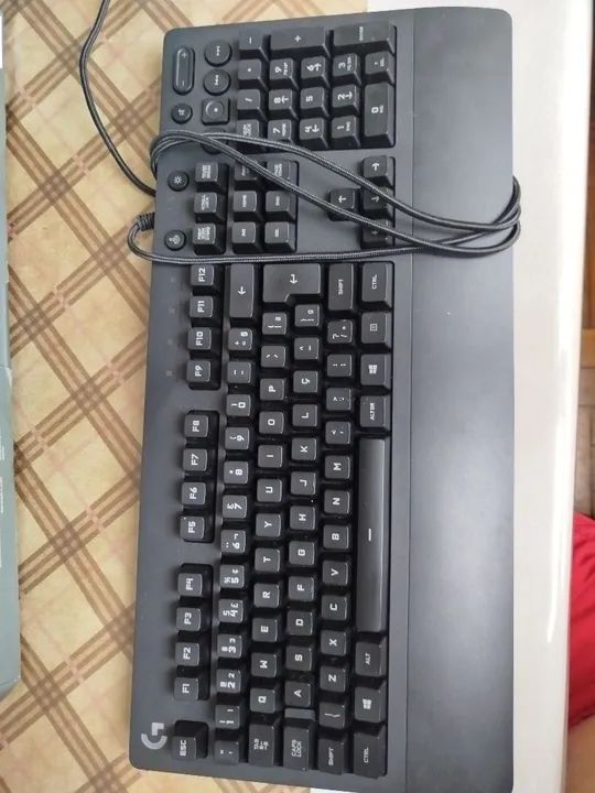 Teclado Gamer Logitech G213 RGB - Foto 2