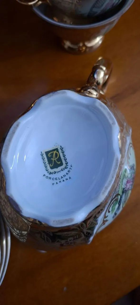 Jogo de Chá em Porcelana Fina Dourada - Antigo e Colecionável <br> - Foto 3