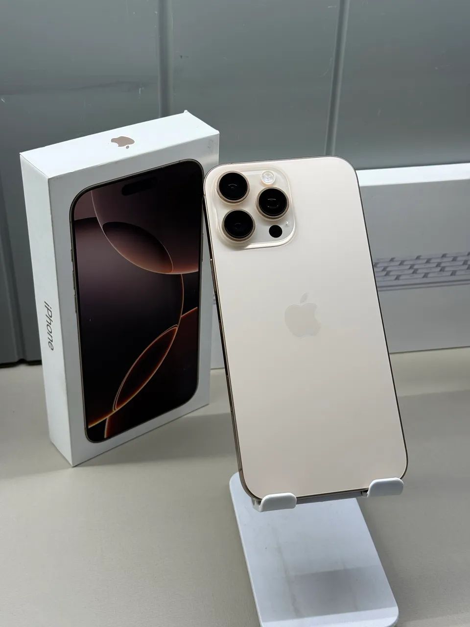 iPhone 16 pro Max 256gb Desert Titânio bateria 99% com Garantia