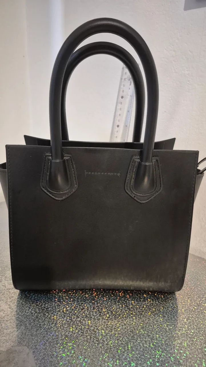 Bolsa preta lança perfume  - Foto 3