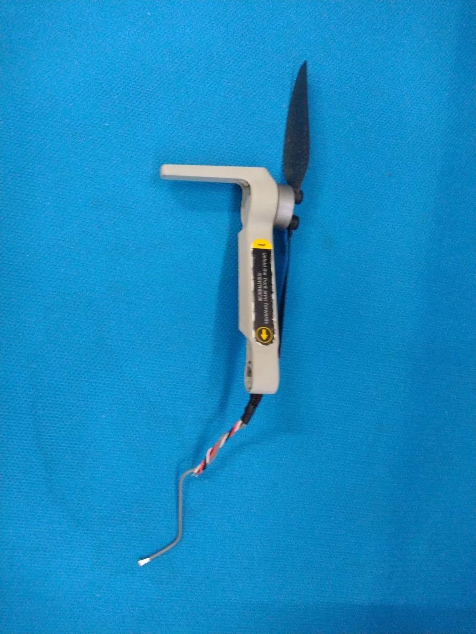 Braço drone Dji mini 2 dianteiro lado direito, acompanha a hélice 
