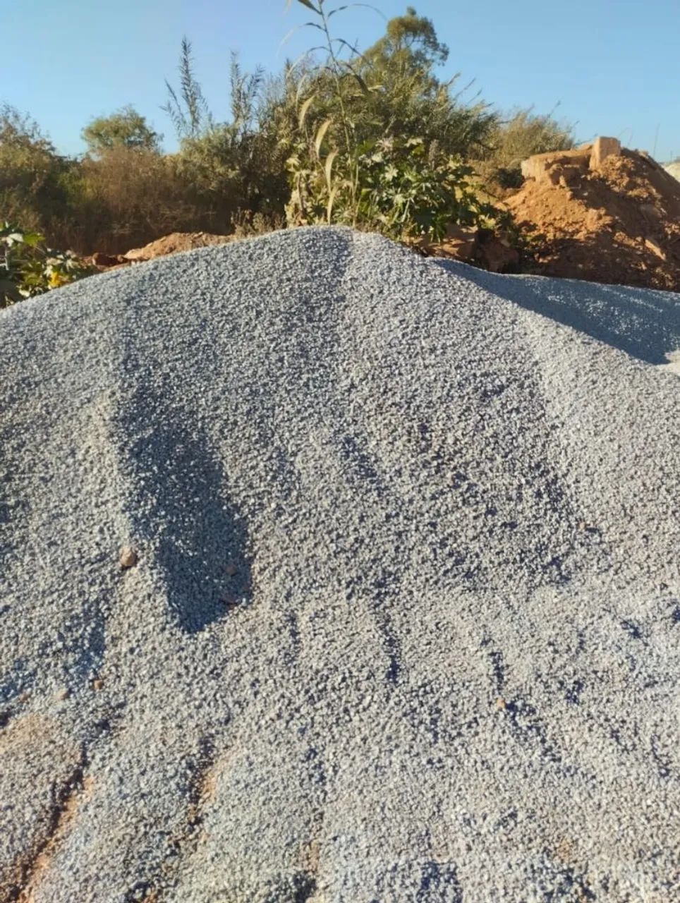 Aluguel de máquina retroescavadeira e areias para construções  - Foto 6