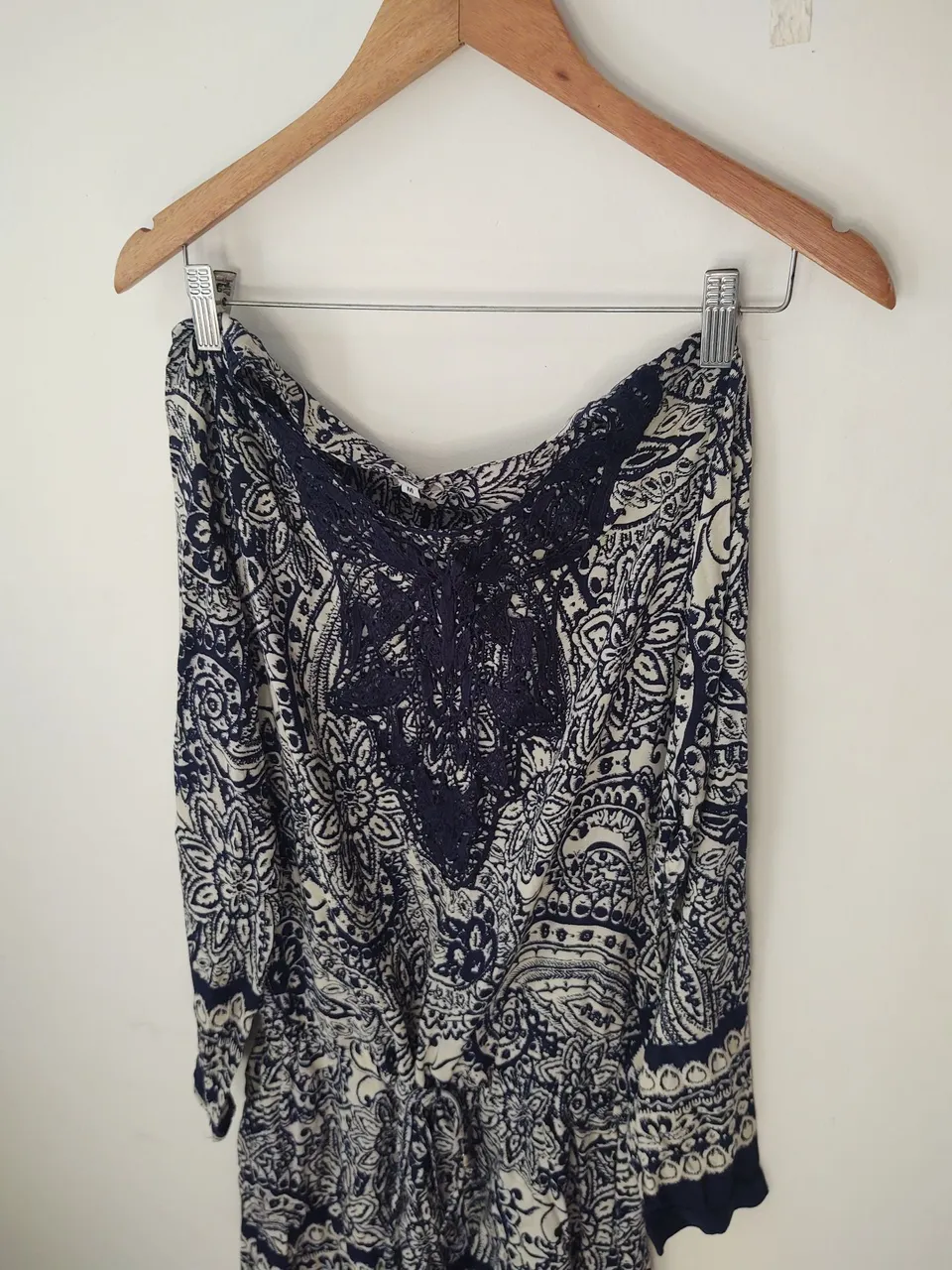 Vestido estampado azul e branco