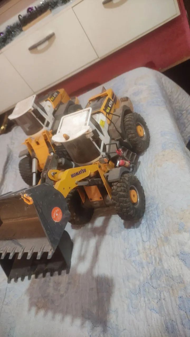 Pá carregadeira controle remoto Bruder