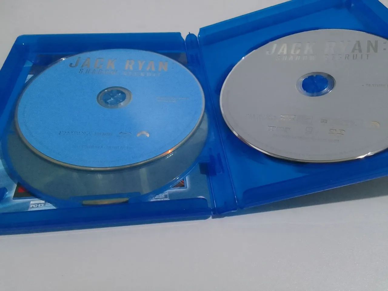 Blu-Ray DUPLO + DVD Operação Sombra: Jack Ryan - importado - Foto 4