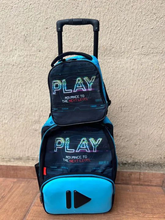 Mochila escolar menino de rodinhas com lancheira