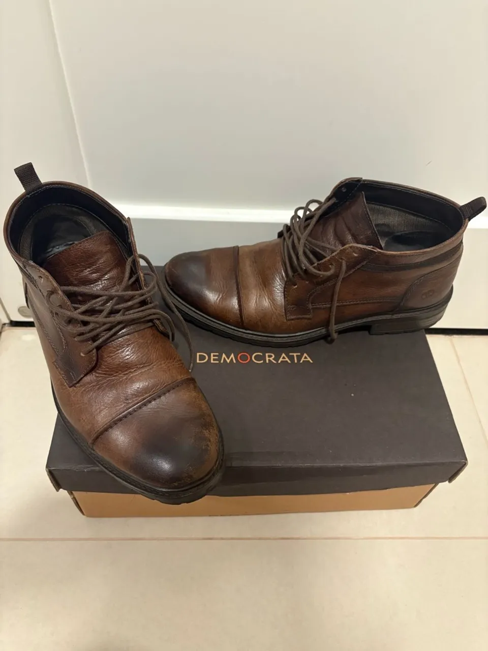 BOTA GARAGE ASTRO MOURO DEMOCRATA