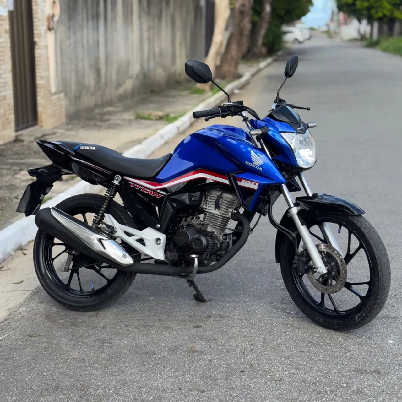 Titan 160 2021 Emplacado 25 Financio 48x condições especiais aceito sua moto de entrada