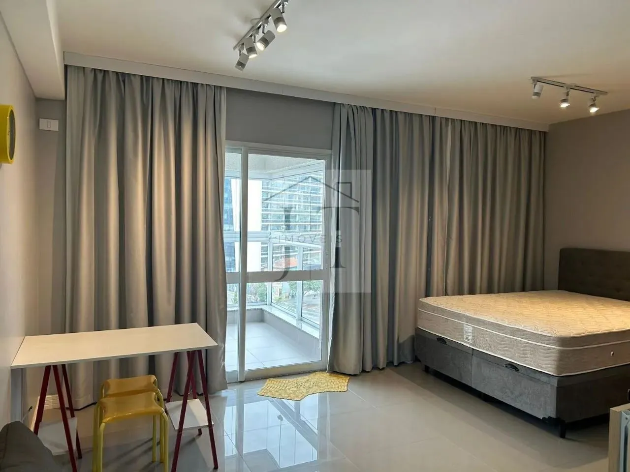 Studio para Venda em São Paulo, Pinheiros, 1 dormitório, 1 banheiro, 1 vaga