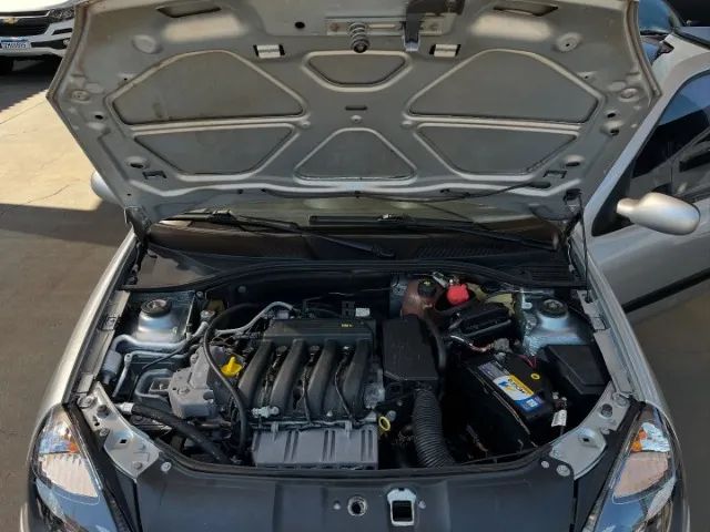 Clio 1.6 Sedan 2006  - Foto 2