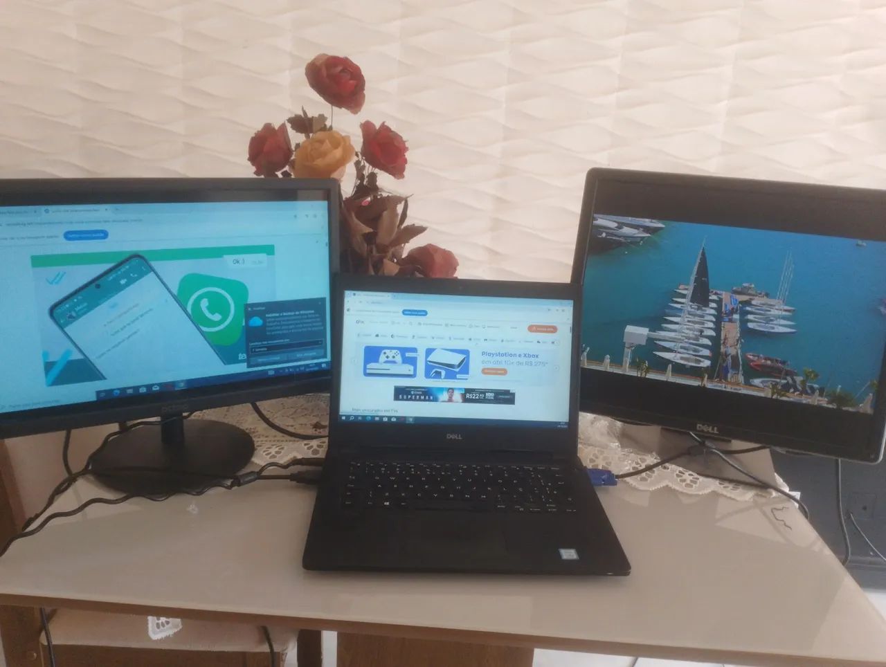 notebook Dell com dois monitores  extendidos para melhorar seu desempenho no trabalho