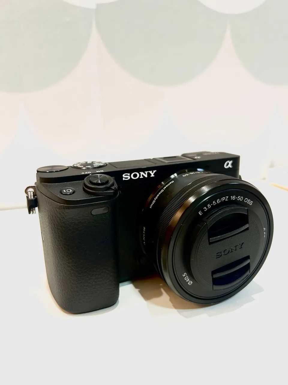 Câmera Sony Alpha 6400 - Foto 2