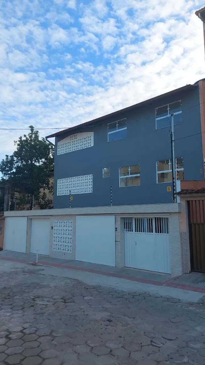 PRÉDIO ALUGADO C/ RENDA DE R$13.000,00 MENSAIS, 01 CASA E 2 APTOS, PRAIA ITAPARICA.