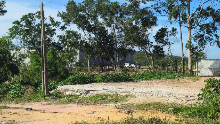 Área de 1.650m² aterrada de esquina em área Industrial que mais crescebem Vila Velha