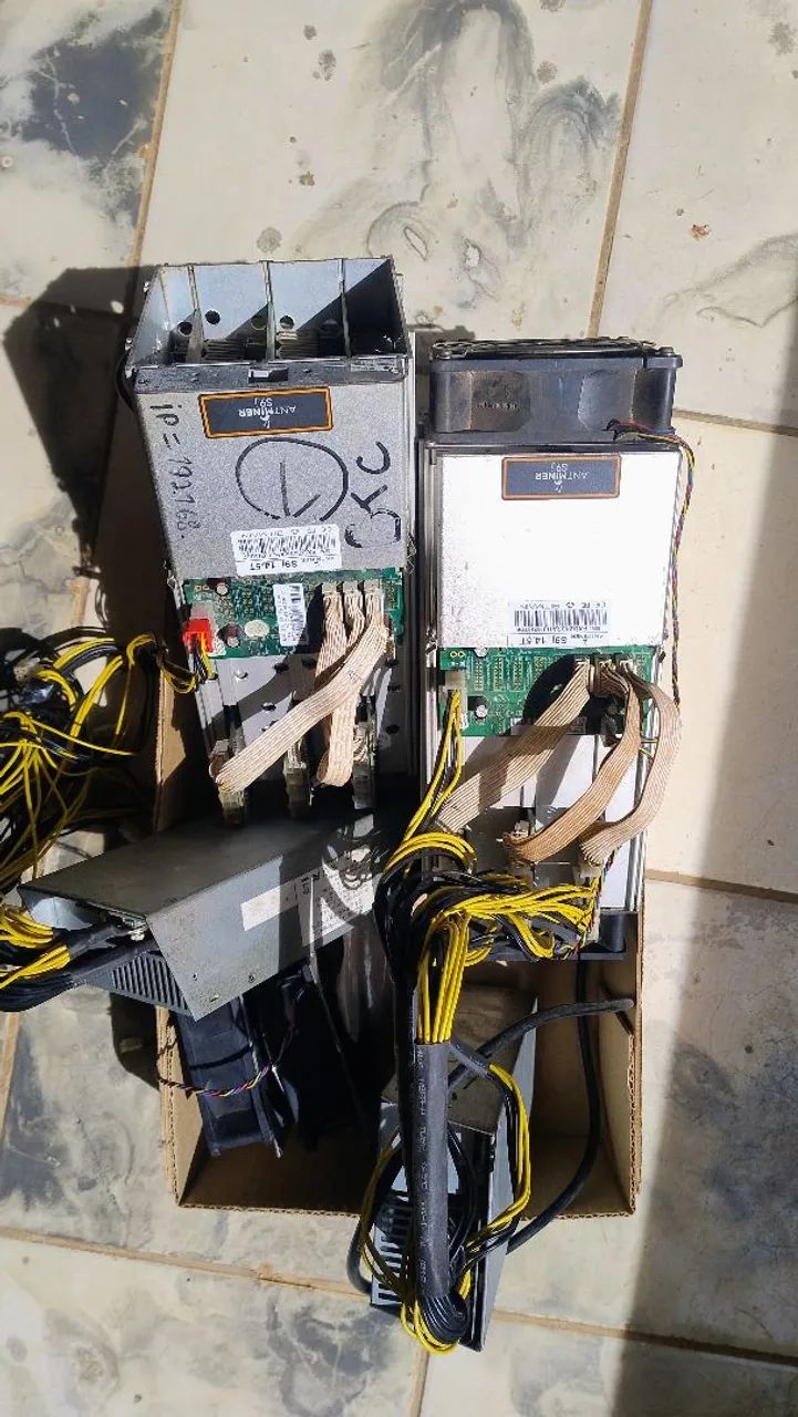 Minerador de Criptomoedas - Antminer S9J - Foto 3
