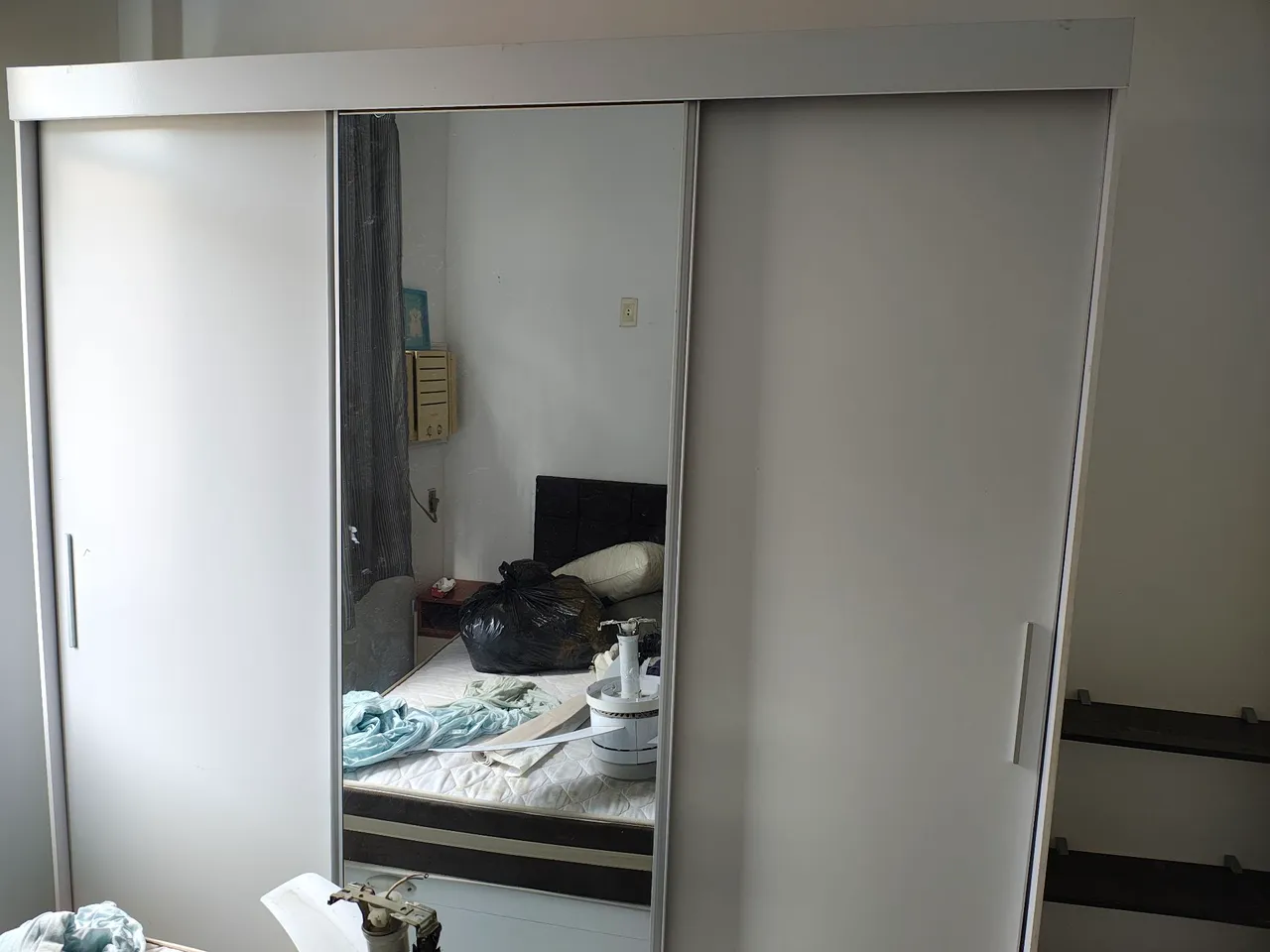 Guarda-Roupa de Casal com Espelho