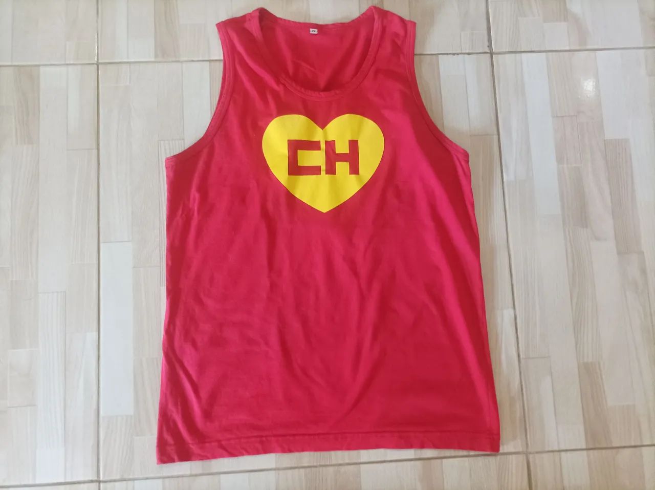 Regata Vermelha Chapolin Colorado