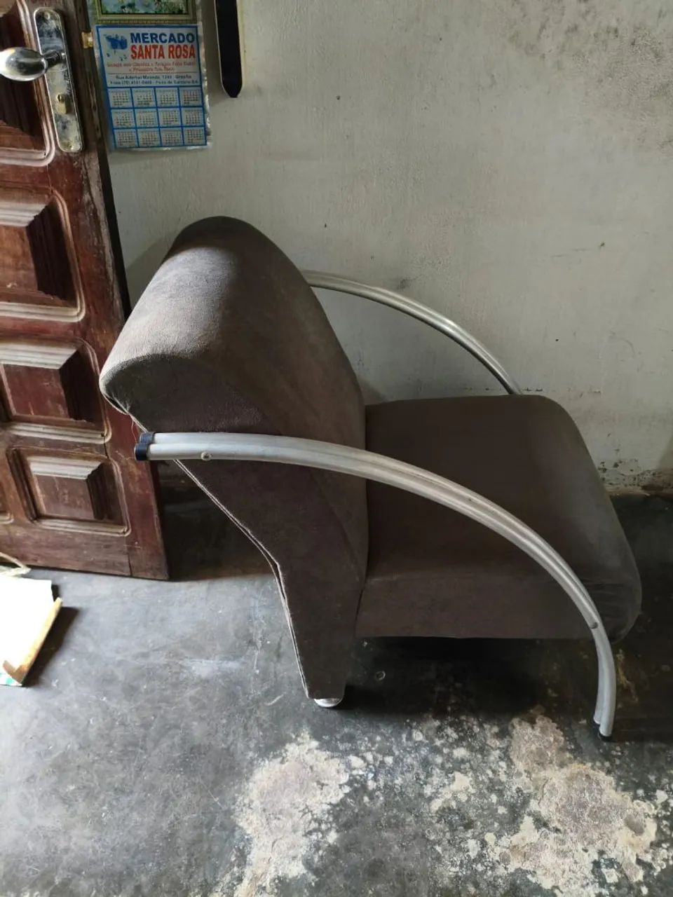 Modern and Comfortable Armchair64169234253185123