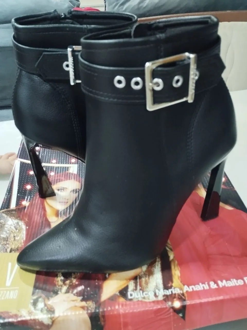 Bota feminina Vizzano - Leia a descrição