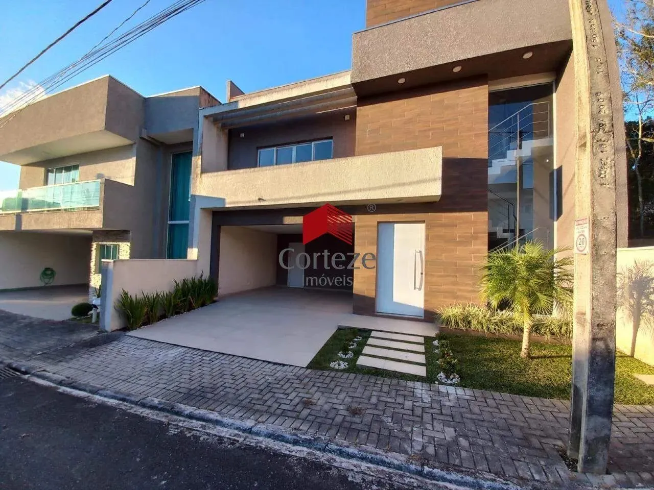 Sobrado com 180m² 3 quartos, para aluguel, no bairro Jardim Itália em São José dos Pinhais