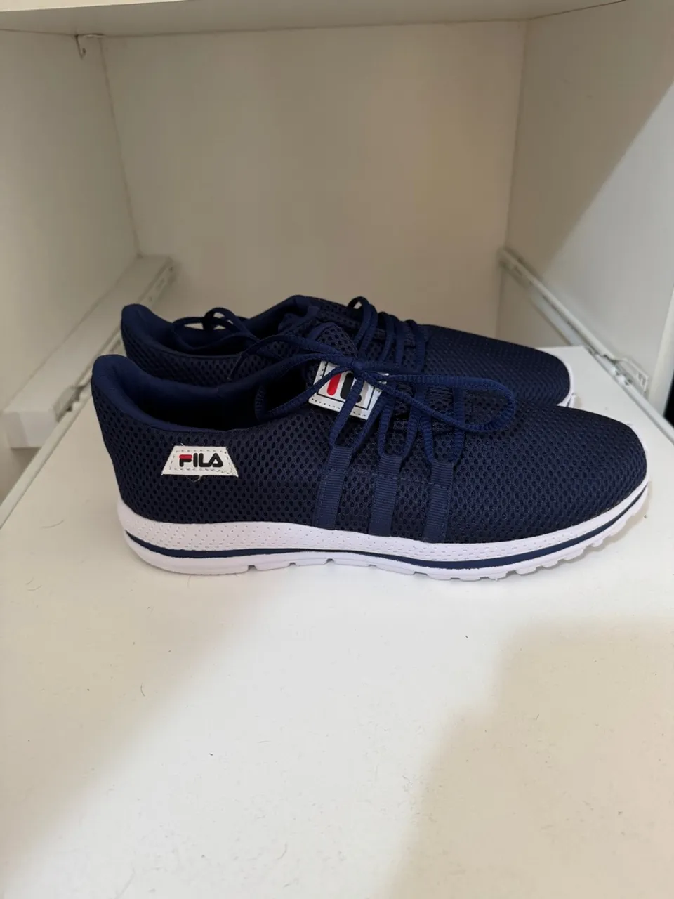 Tênis Fila Azul Marinho - Conforto e Estilo