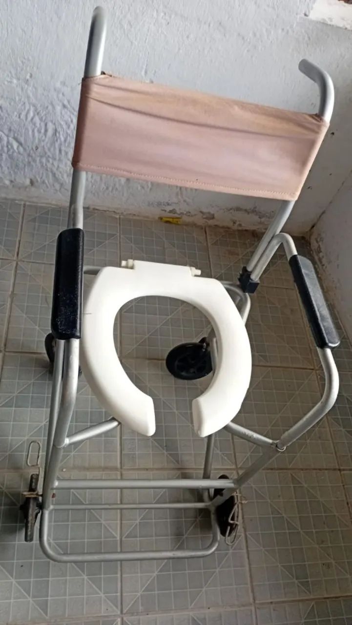 Cadeira de Banho  - Foto 2