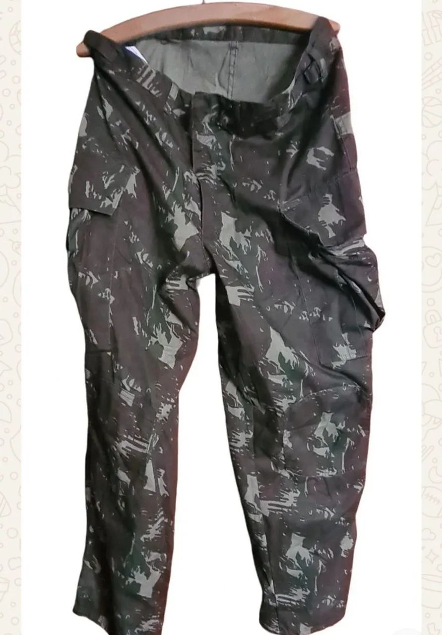 Calça camuflada