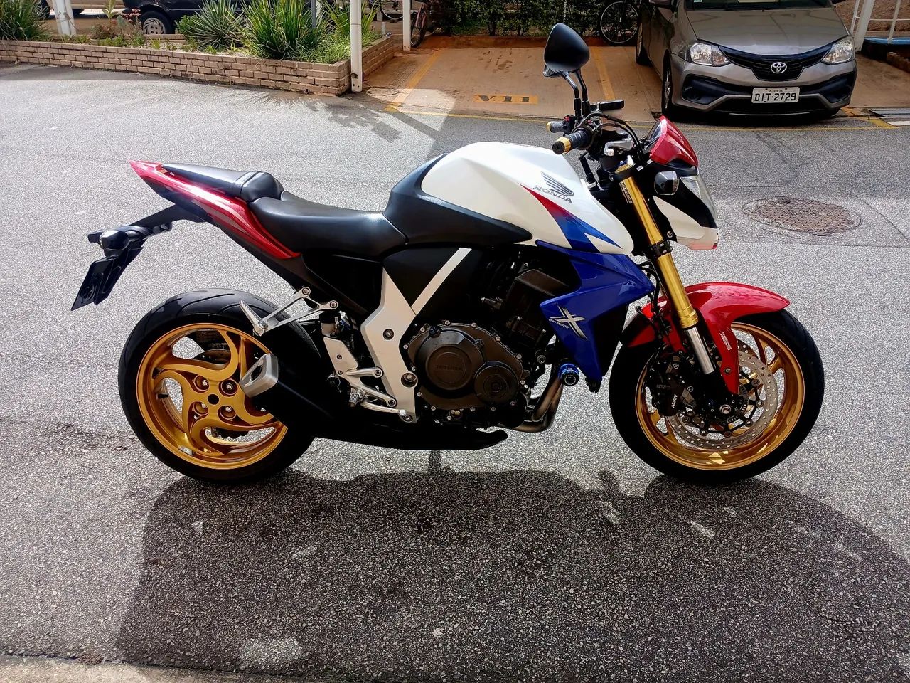 CB 1000 - Foto 2
