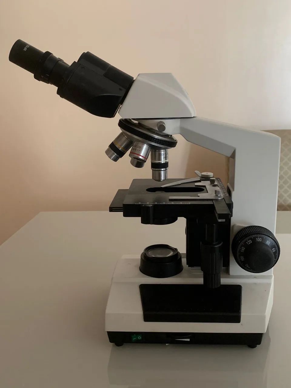 Microscópio óptico  - Foto 4