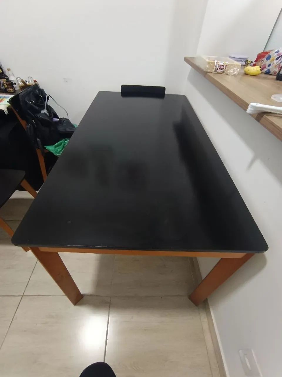 Mesa de madeira maciça 