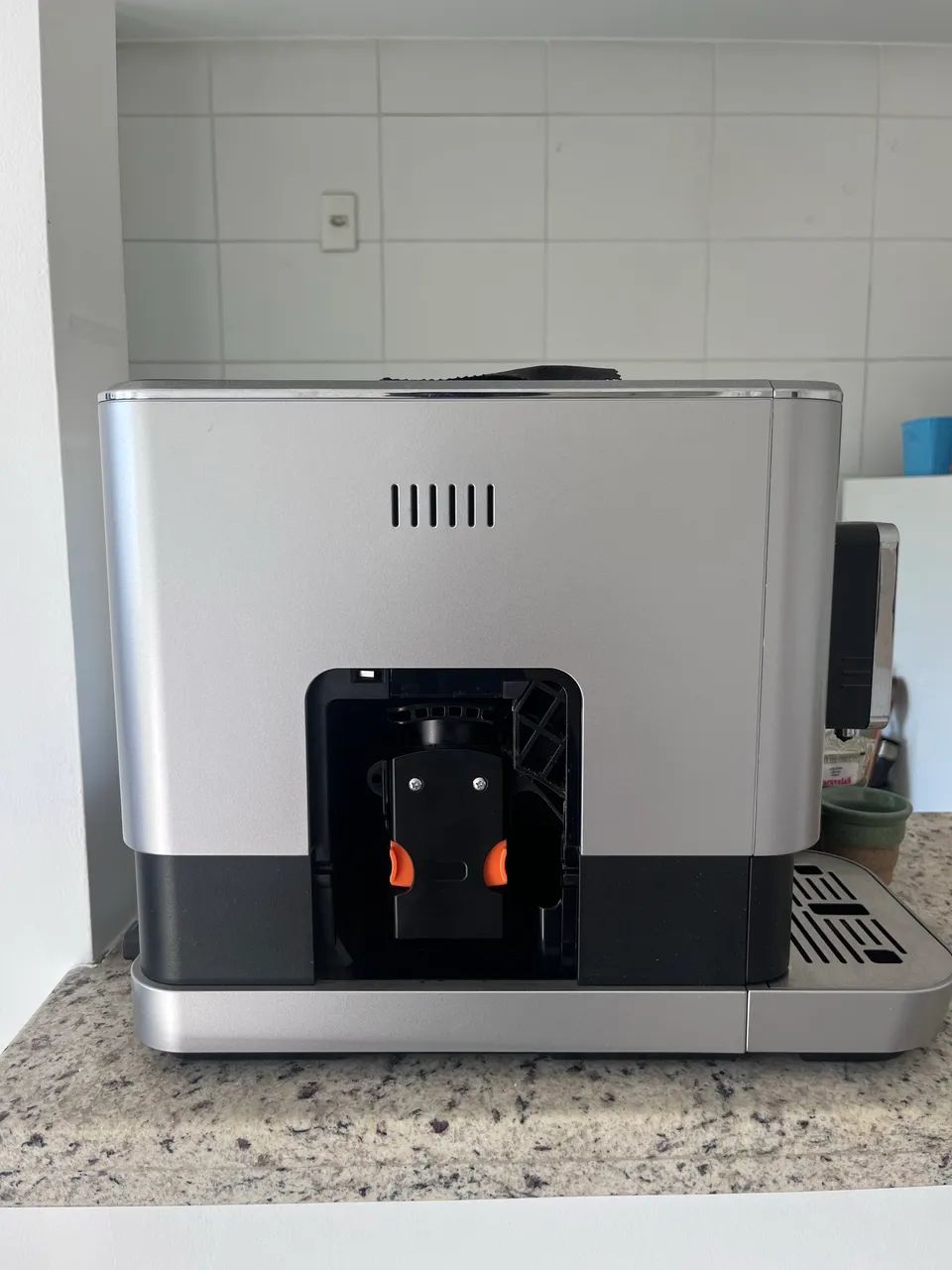 Cafeteira SPIDEM trevi automática com moedor   - Foto 3