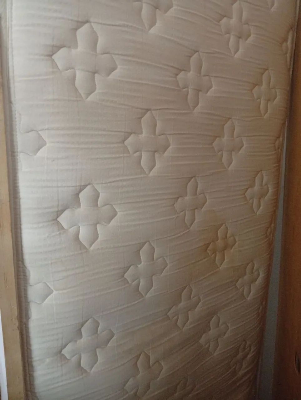 Cama com colchão 