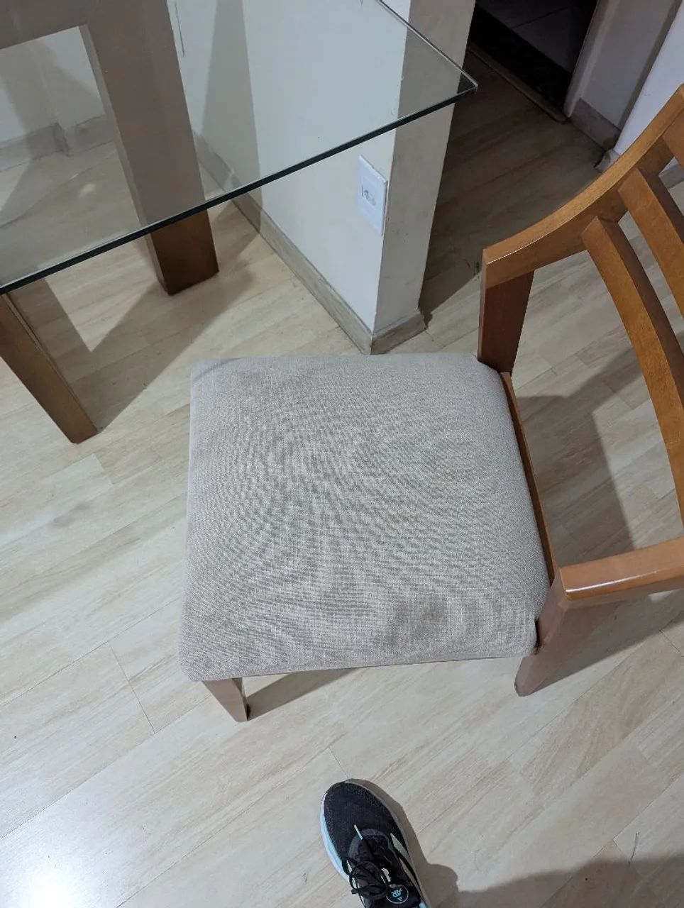 Mesa com quatro cadeiras  - Foto 5