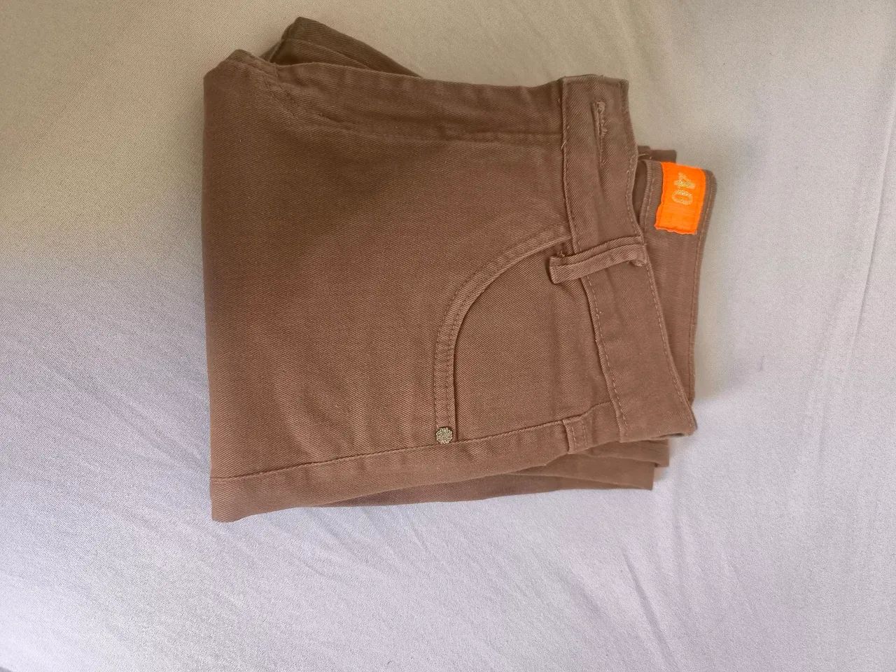 Calça jeans marron tamanho 40 seminova