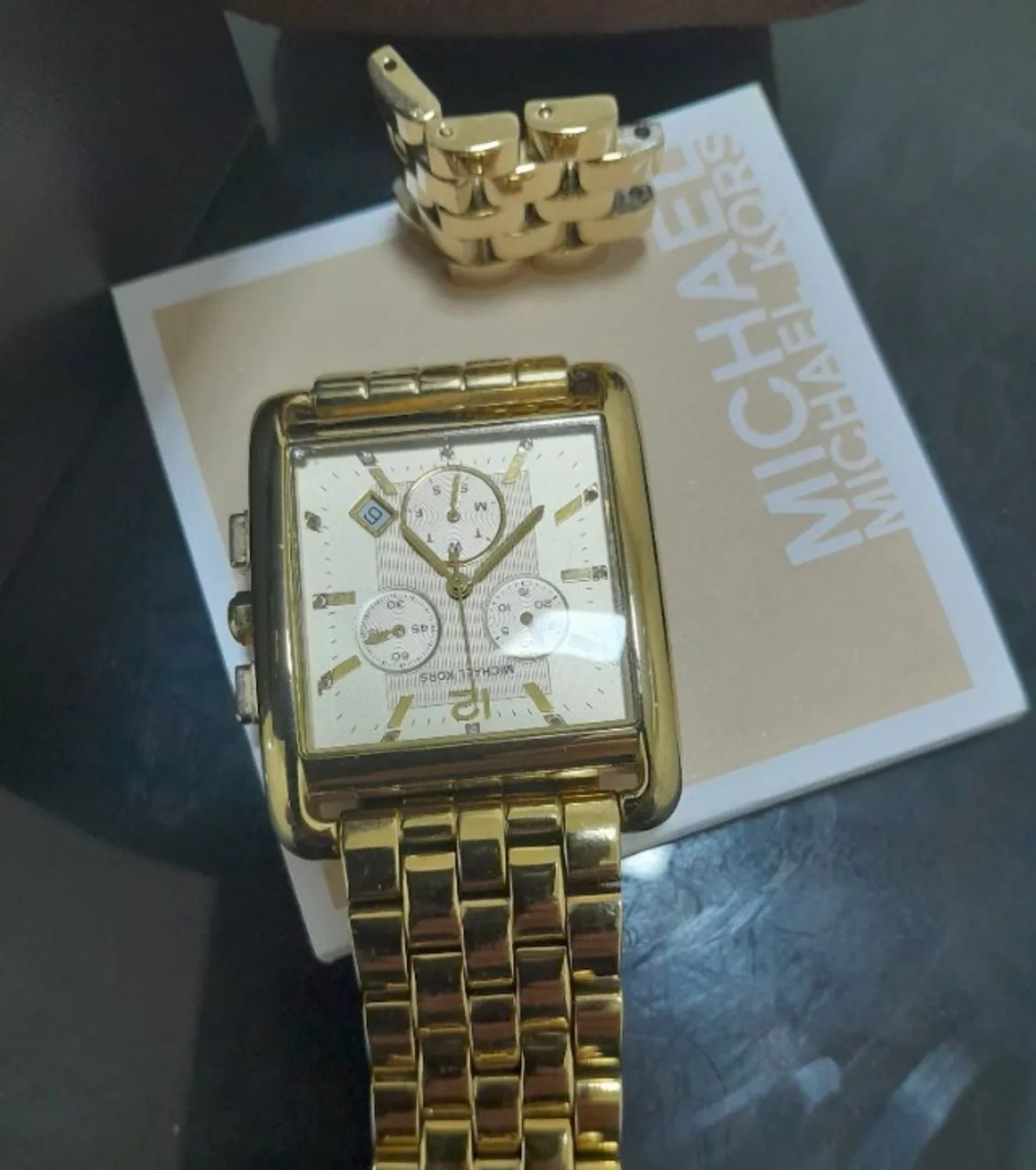 Relógio Michael Kors Mod. 3141 seminovo, dourado. - Foto 3