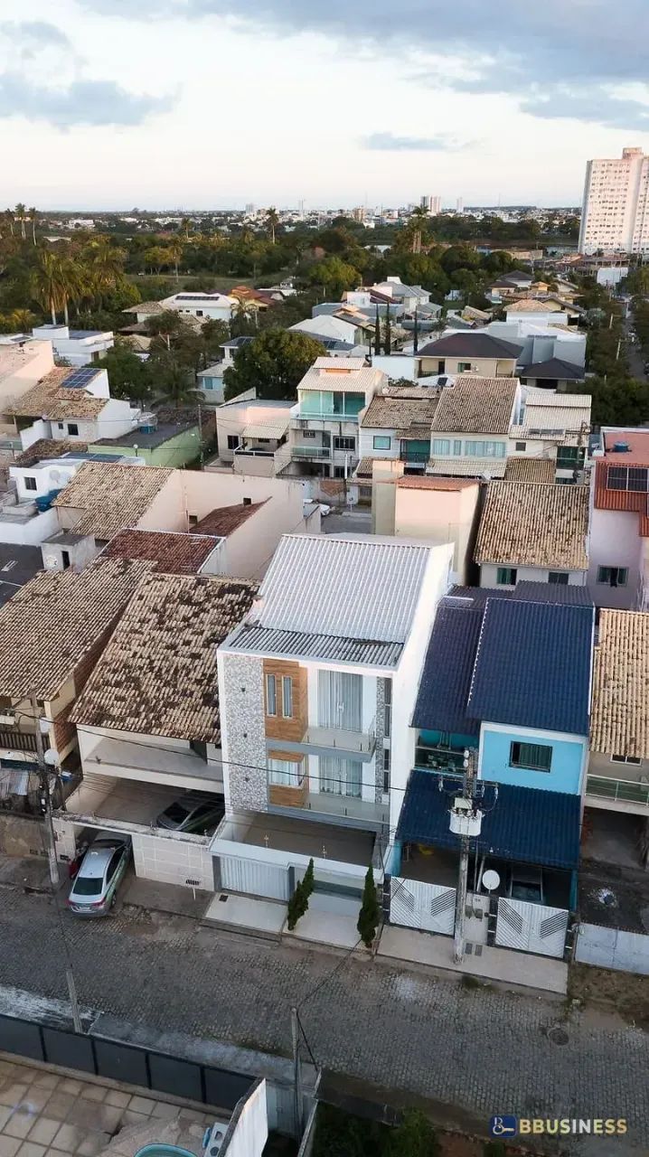 Casa Triplex Imponente com 330m², 5 dormitórios, sendo 2 suites - Guarus, Campos dos Goyta - Foto 2