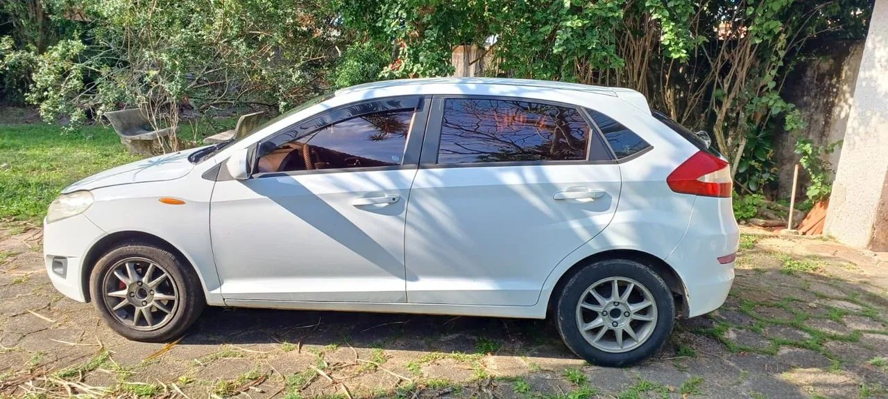 Chery Celer Hatch 1.5 16V Flex 5P 2015 - Foto 3